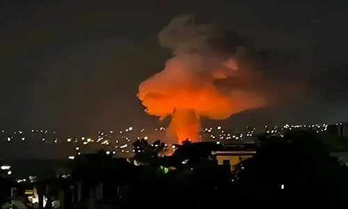 中国这两个邻国，大打出手了