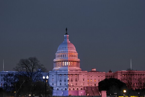 美国参议院表决通过临时预算法案！美国政府有望快速“重启”