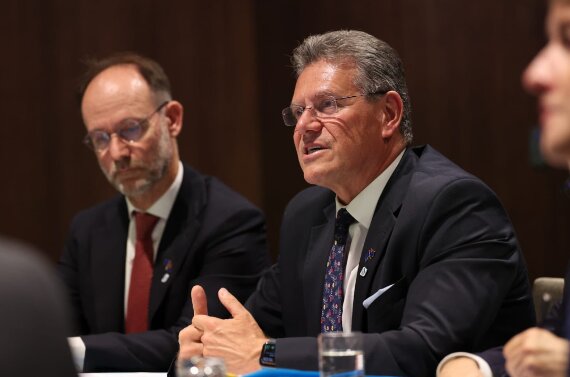 抢矿大战升级！欧盟急了：准备入股澳洲矿企抢稀土